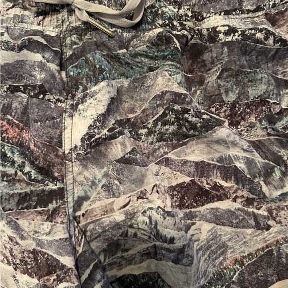 Lululemon Choose A Side Shorts 3" Springscape Multi / French Clay - Picture 6 of 12